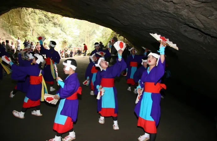 🏞️ 미조노쿠치 동굴 (미조노쿠치 도케쓰) 이미지 8